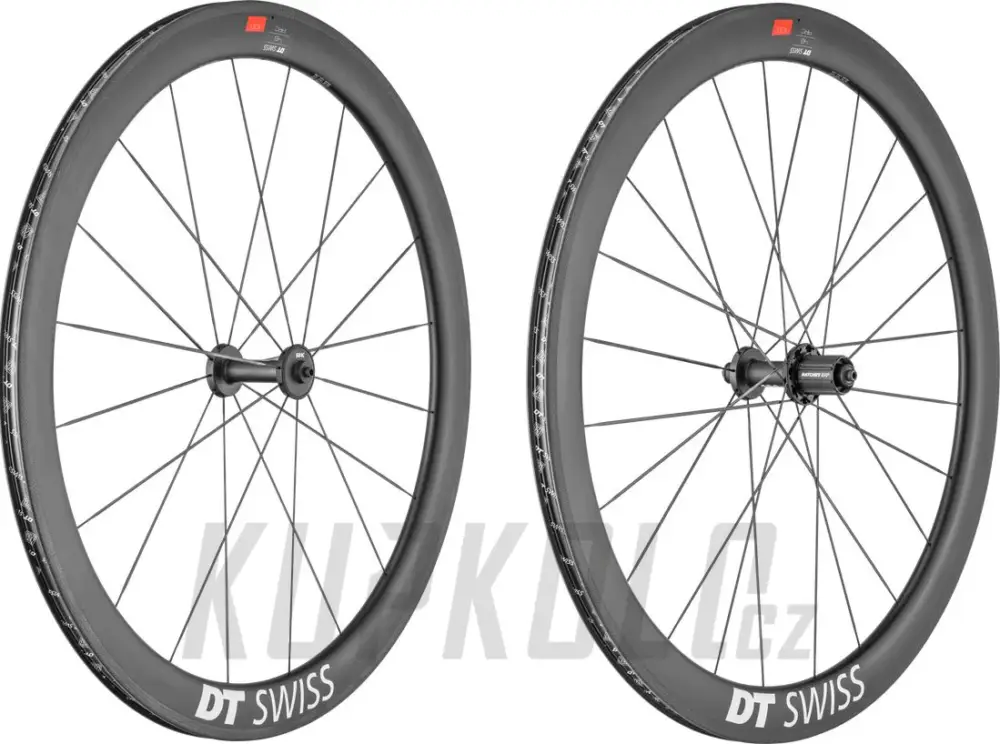 Sleva Silniční kolo DT Swiss ARC 1100 Dicut 48 carbon - černé červená samolepka