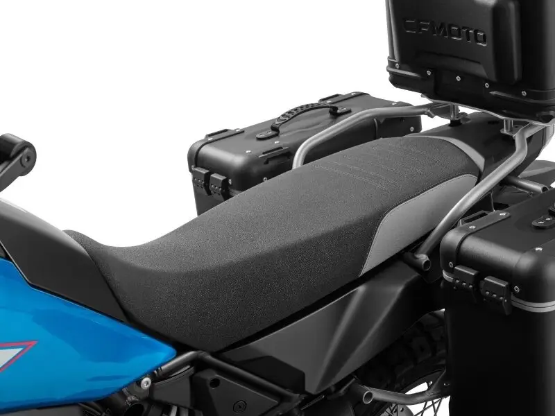CFMOTO 800MT-X Zvýšené vyhřívané sedlo Značkový